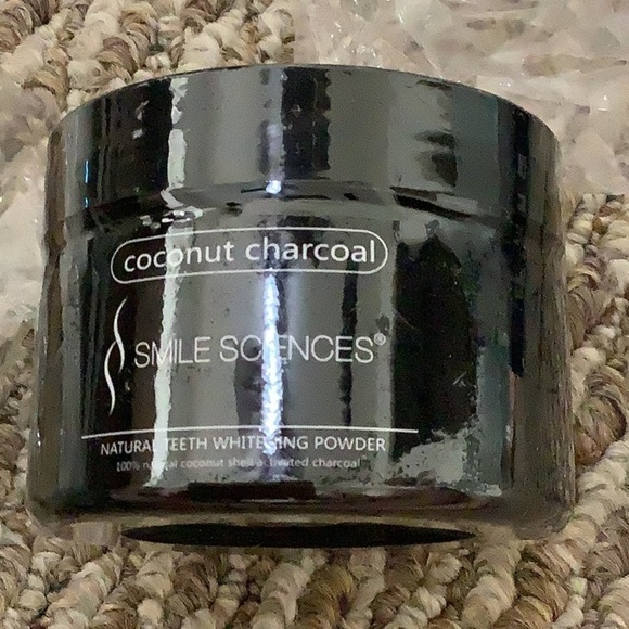 Smile Sciences Natural Teeth Whitening Coconut Charcoal - Picture 3 of 3